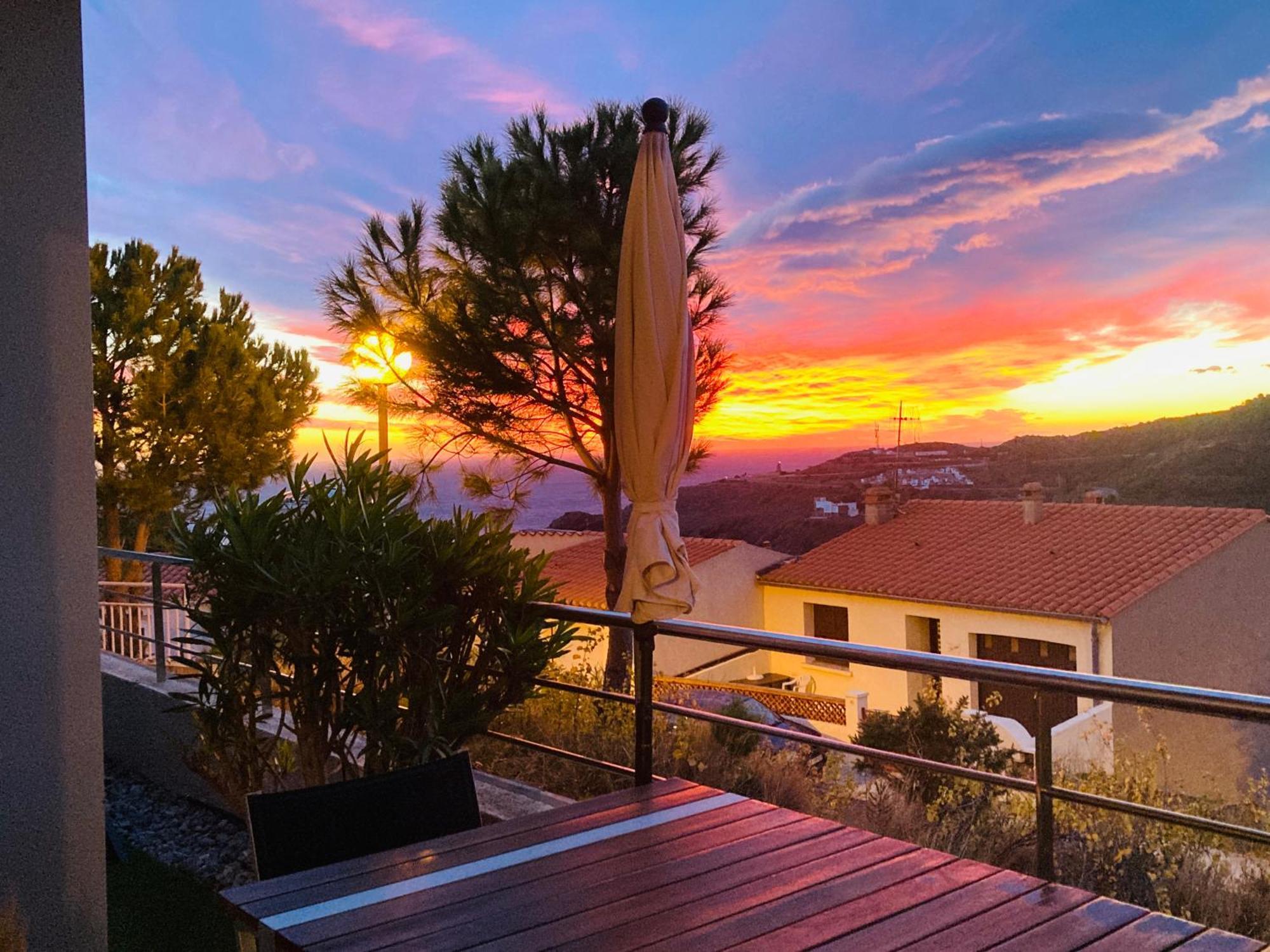 Residence Costa Vermella, Vue Mer Et Montagne Au Calme Cerbère Exteriér fotografie